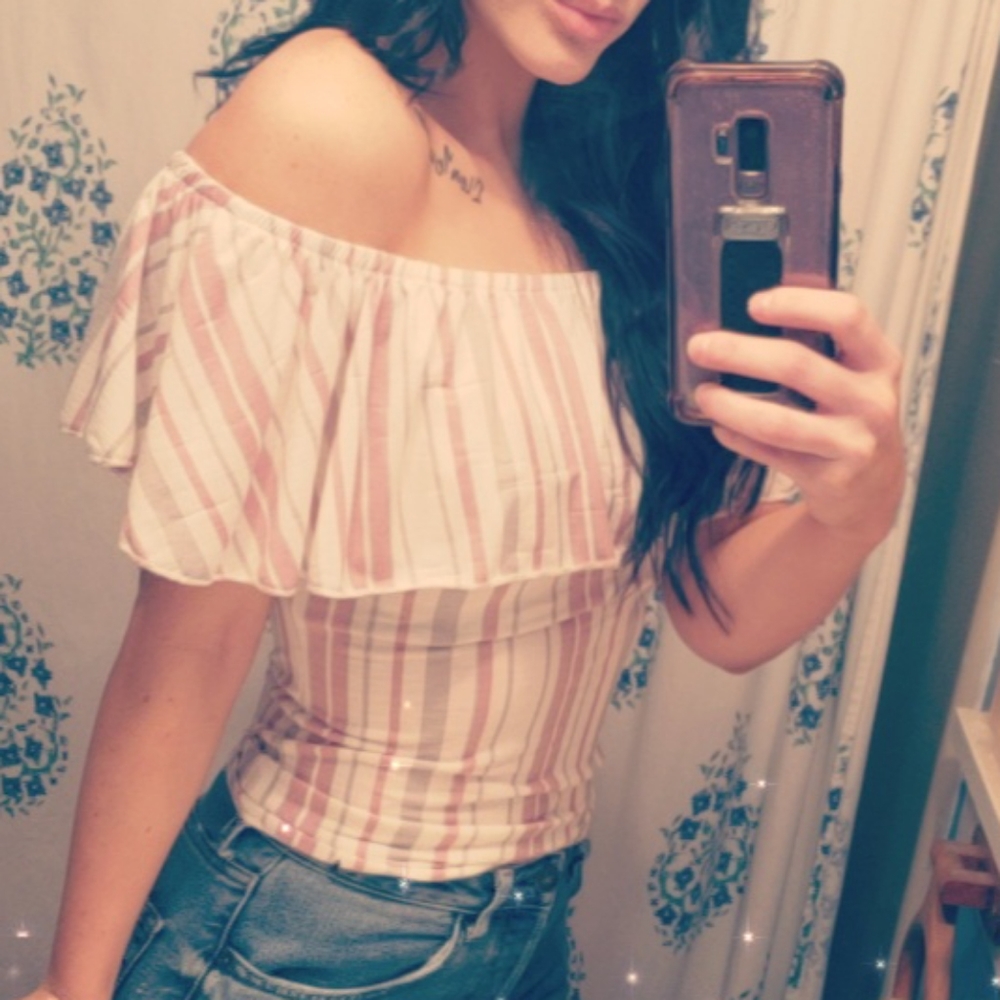 Off the shoulder top - Picture 3 of 3